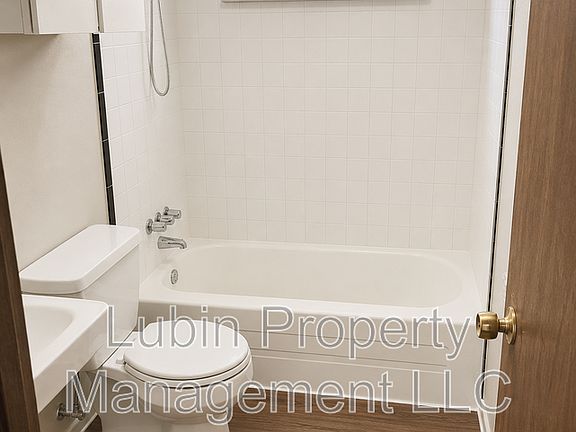 5th image of 2468 Yale Ave