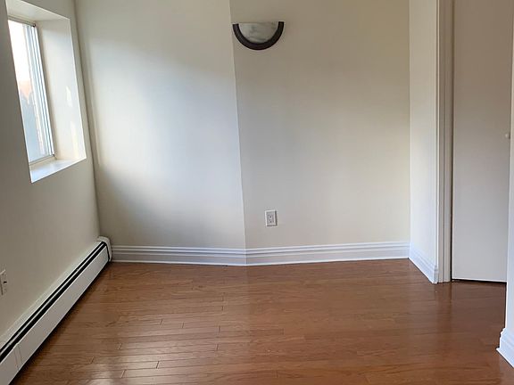 4th image of 1000 Targee St #2B