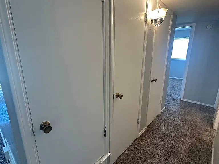 4844 Woodview Dr — Photo 18