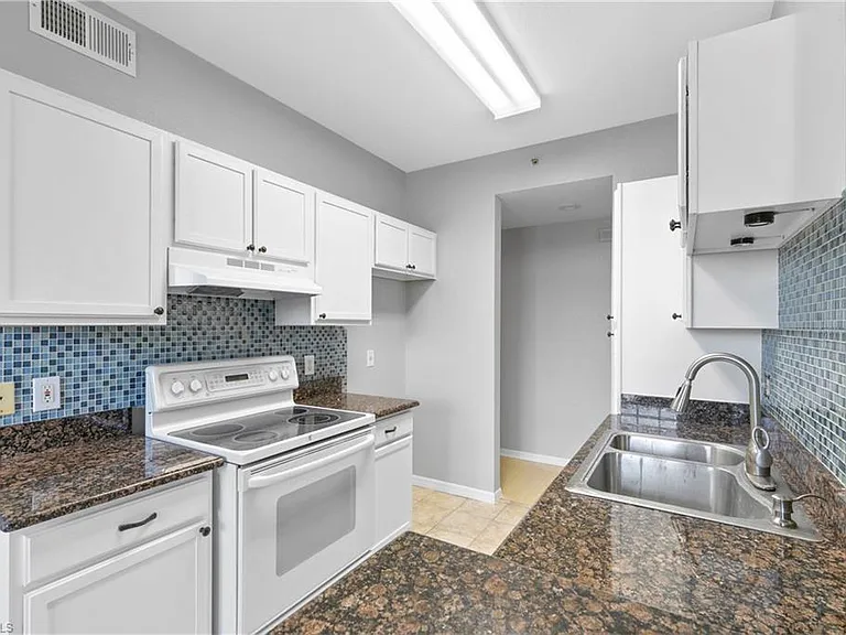 7905 Preserve Cir #126 — Photo 1