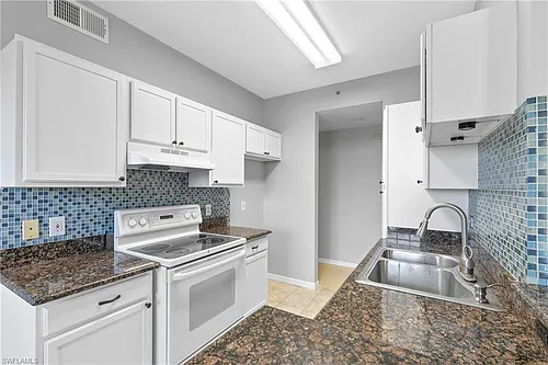 7905 Preserve Cir Photo 1