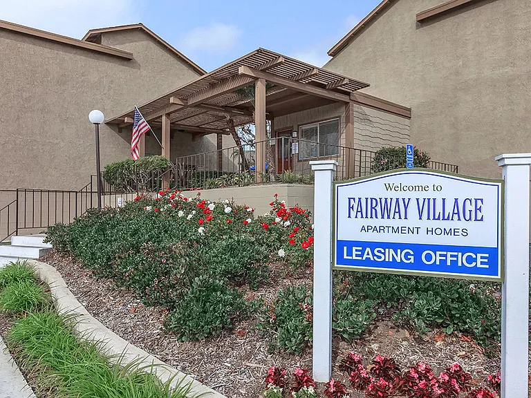 5001 Beach Blvd — Photo 4