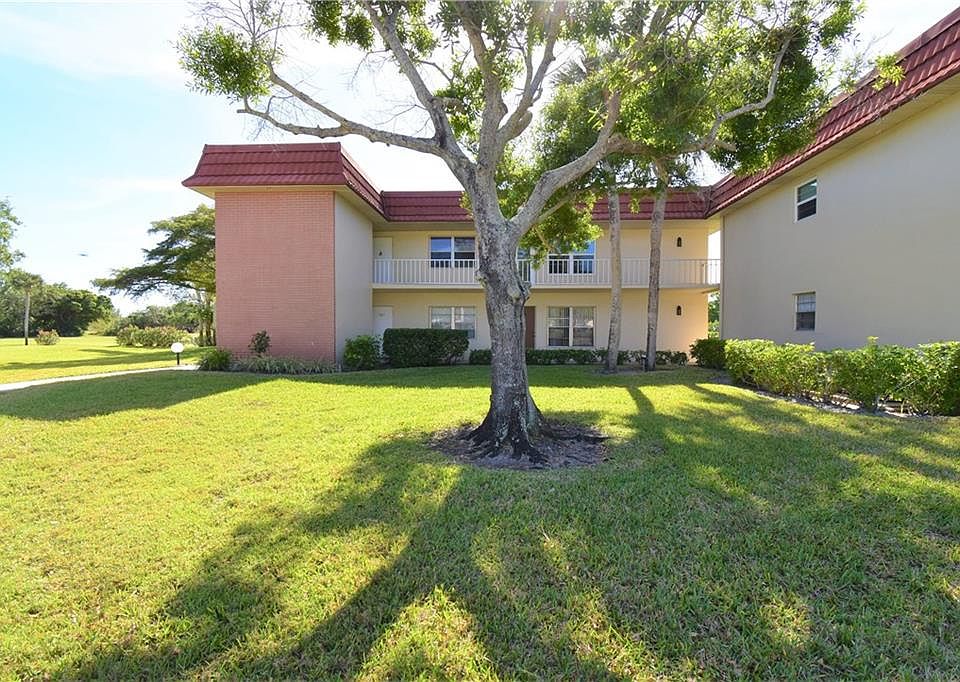 1st image of 90 Crooked Tree Ln APT 207