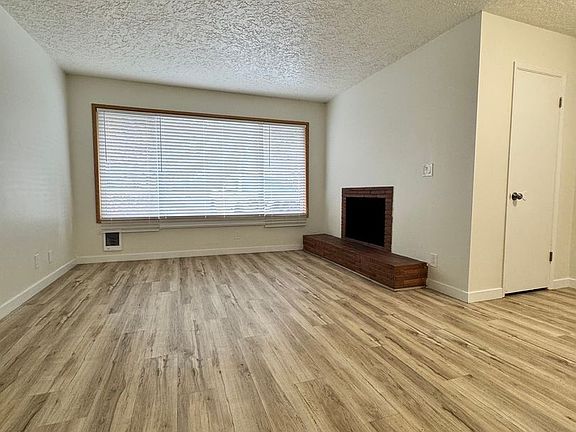 3rd image of 2415 Columbia Blvd #2B-1Ba-1672Sqft