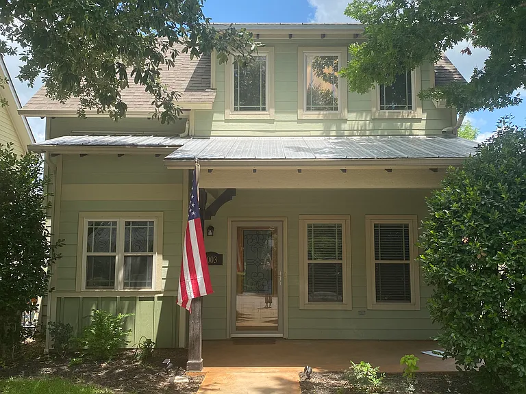 1003 Holden St — Photo 1