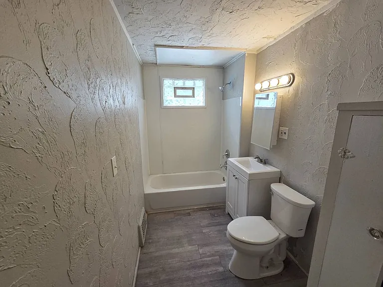 4008 Ardmore Ave — Photo 9