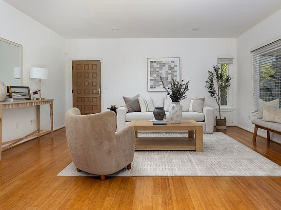 4th image of 555 E Arrellaga St APT 6