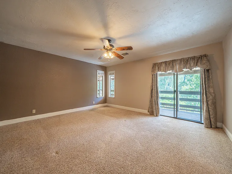 17659 Melwood Ln — Photo 21