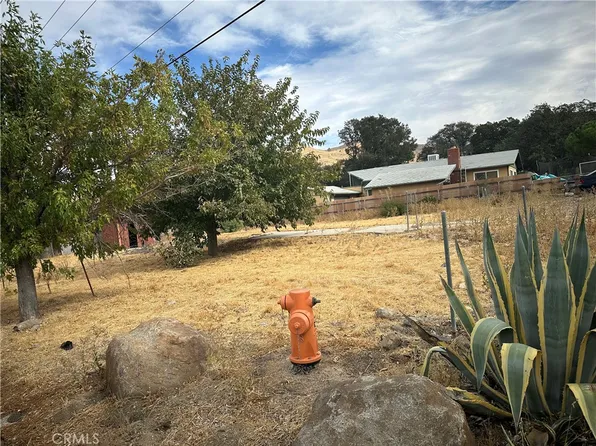 1 Pioneer Pl #17, Bodfish, CA 93205