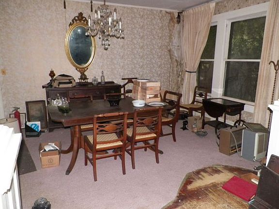 3rd image of 321 Avenue B NE Unit B
