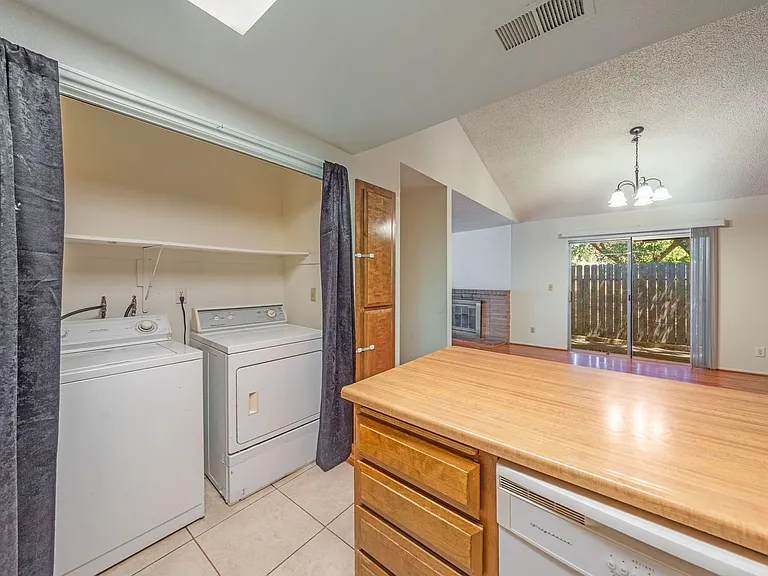 4830 Suncrest Way — Photo 18