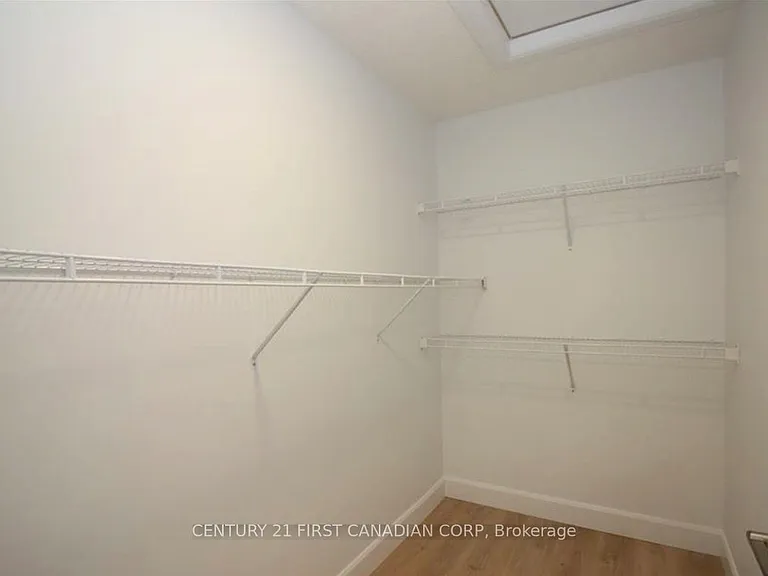 2269 Southport Cres #UPPER — Photo 10