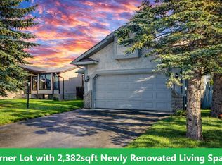 624 W Shawinigan Dr SW, Calgary, AB T2Y 2H4