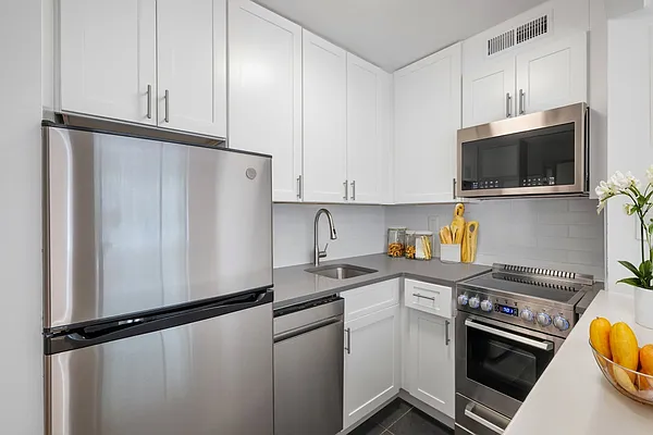 Rented by MNS | media 2