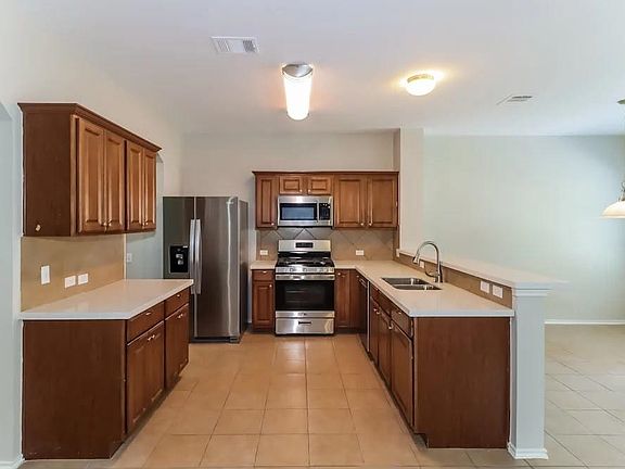 2nd image of 5608 Kleberg Trl