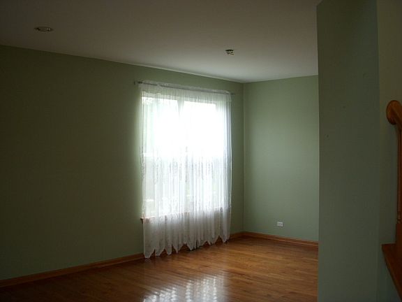 4th image of 10321 Somerset Ln