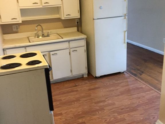 3rd image of 2617 N Gettysburg Ave APT C