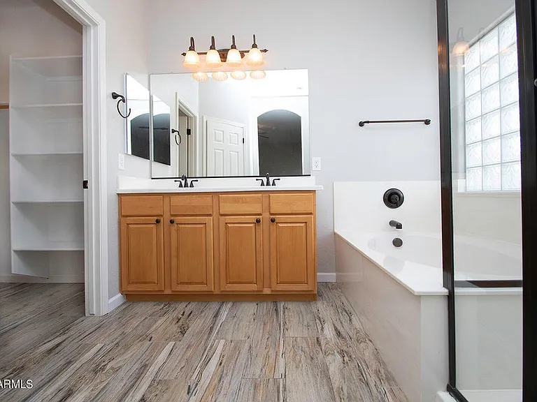232 W Stanley Ave — Photo 9