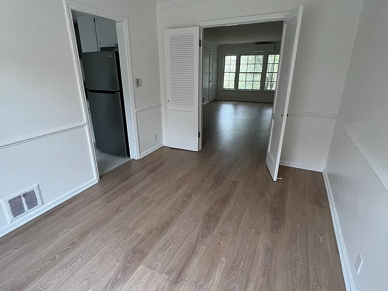 410 1/4 Shirley Pl — Photo 13
