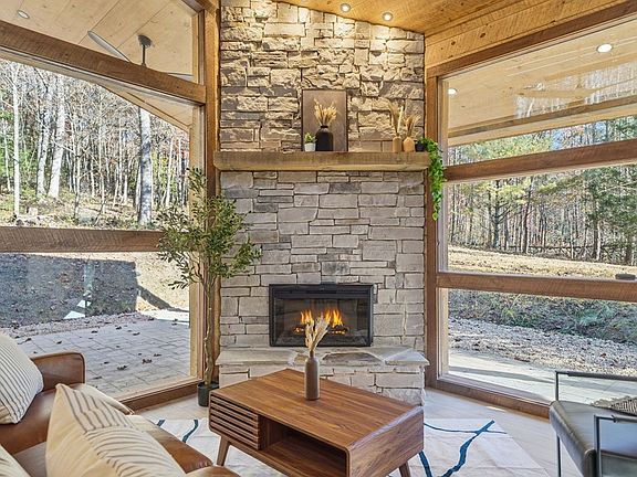 14th image of this home