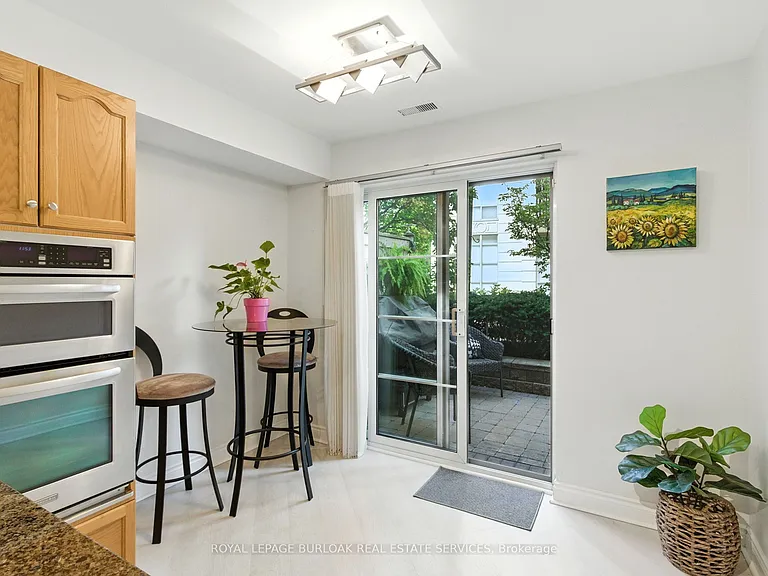 442 Maple Ave #7 — Photo 13