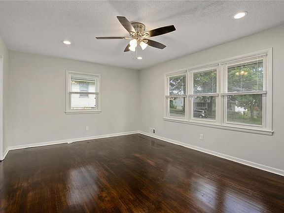 4th image of 9011 E 89th St