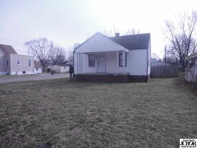 1st image of 701 W McDonald St
