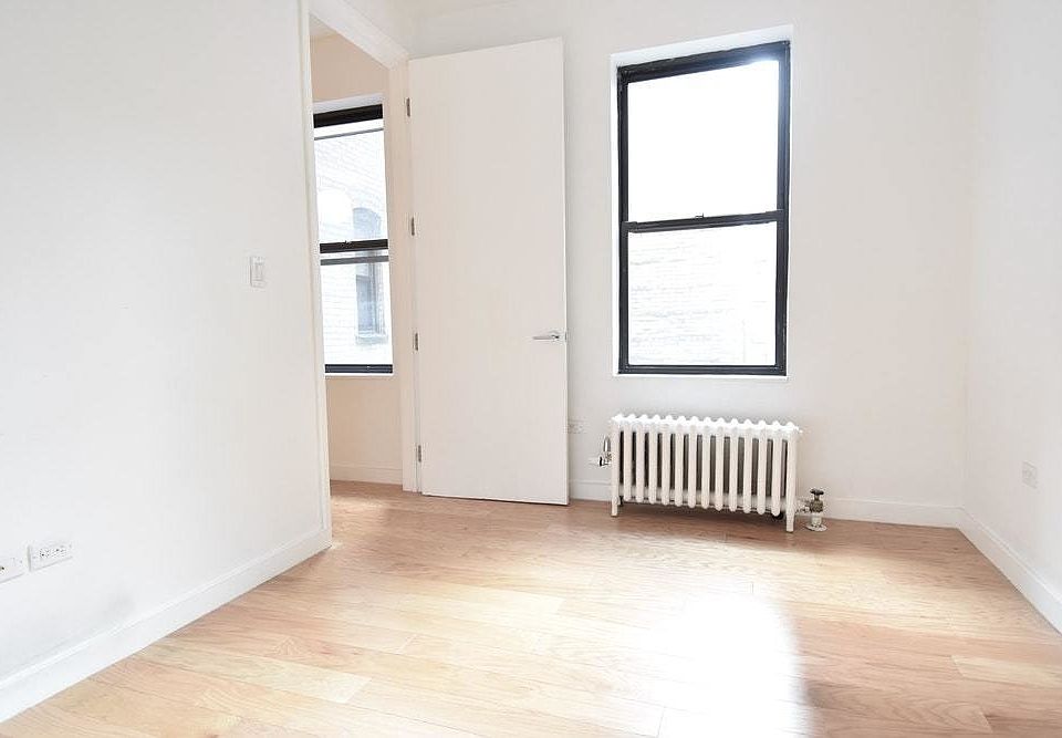 2nd image of 139 Payson Ave #2GH