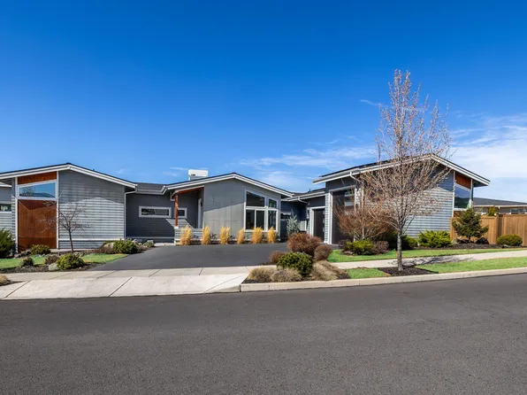 3759 SW 45th St, Redmond, OR 97756