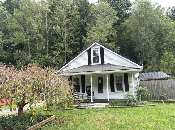 64 Valley St, Lucasville, OH 45648