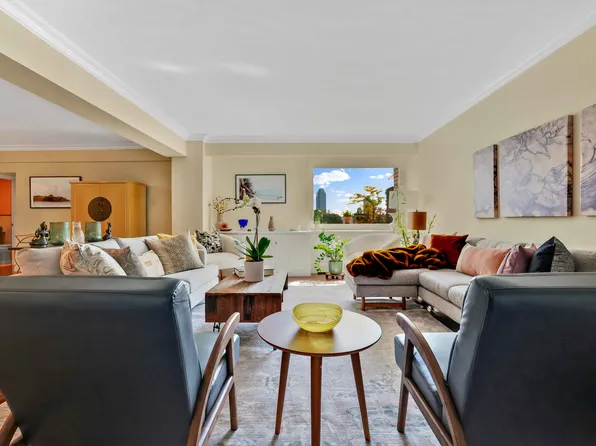 45 Sutton Place South image 4 of 35