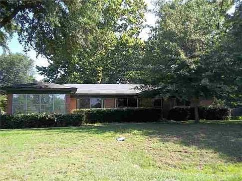 1st image of 211 W Elm Creek Dr