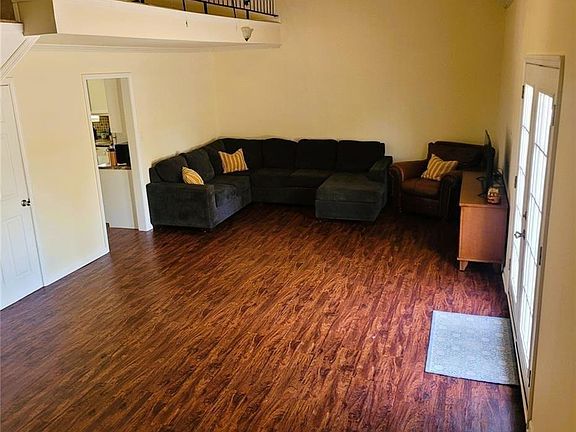 4th image of 110 Briarcliff Trl