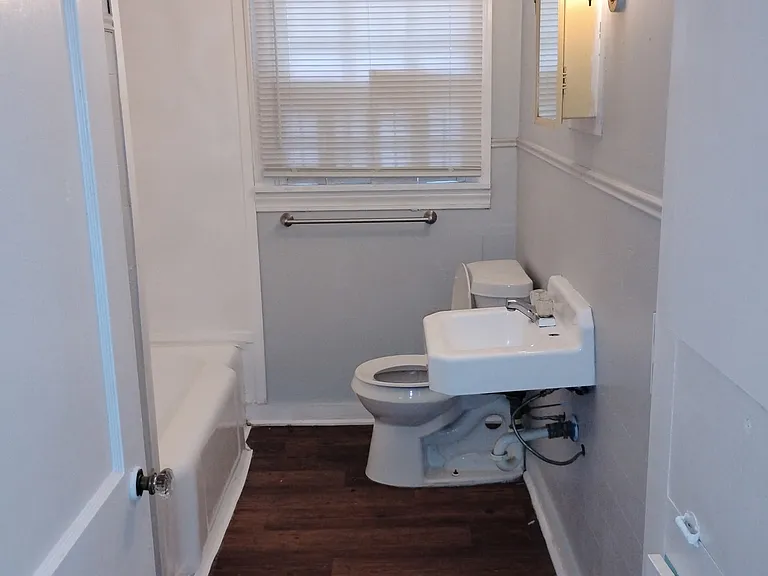 1706 Louise St — Photo 6