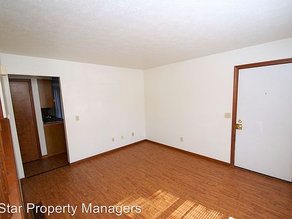 4th image of 517 S Silverwood Ln APT C