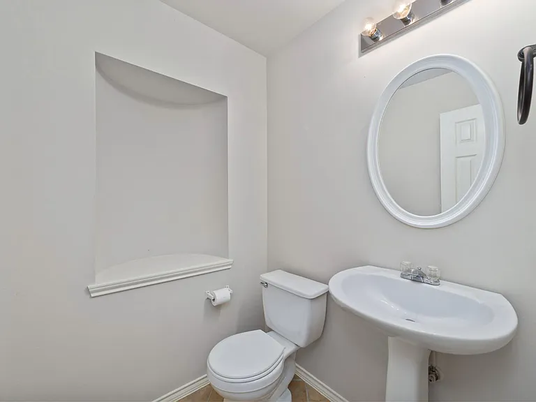 20527 Port Bishop Ln — Photo 8