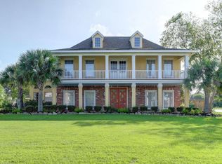 305 Inverness Ln, Broussard, LA 70518