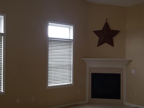 3rd image of 150 Carriage Ct