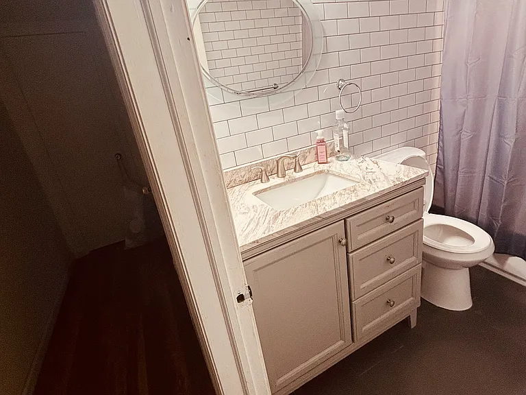 Main bathroom.