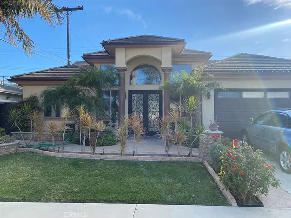9442 Nautilus Dr, Huntington Beach, CA 92646