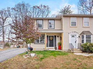 16 Ward Farm Cir, Worcester, MA 01602