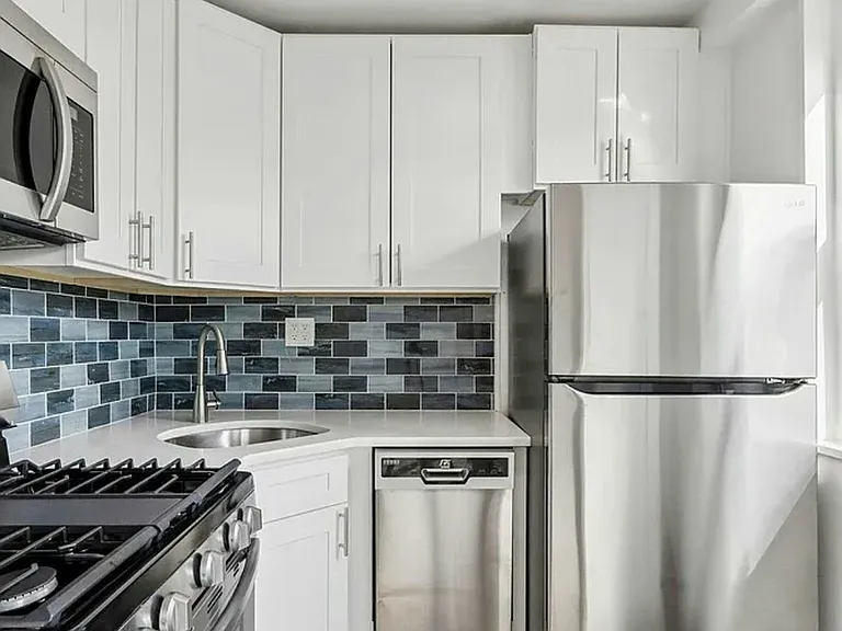 7100 John F Kennedy Blvd E — Photo 8