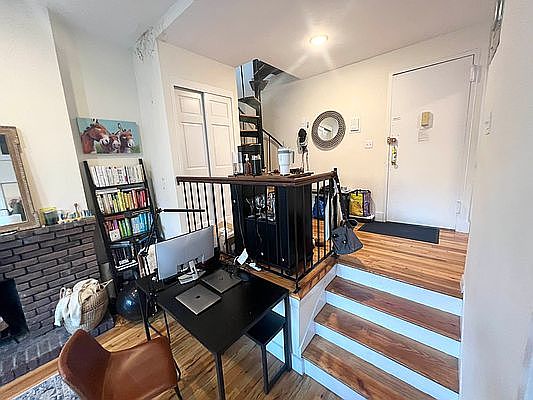 5th image of 158 W 76th St APT 4A