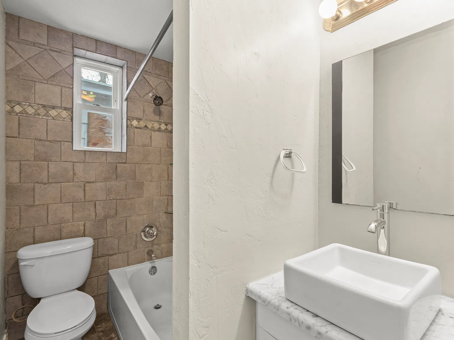 604 Haungs Ave — Photo 4