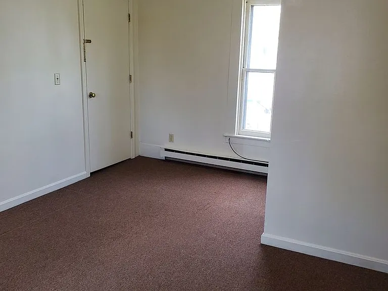 49 Franklin St — Photo 3