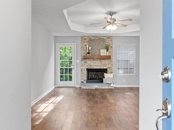 2nd image of 568 Somerset Ln