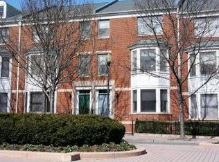 8 Hiram Sq, New Brunswick, NJ 08901