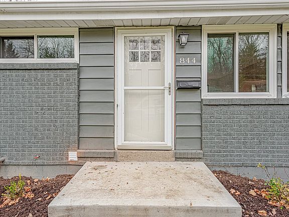 3rd image of 844 Cottonwood Dr