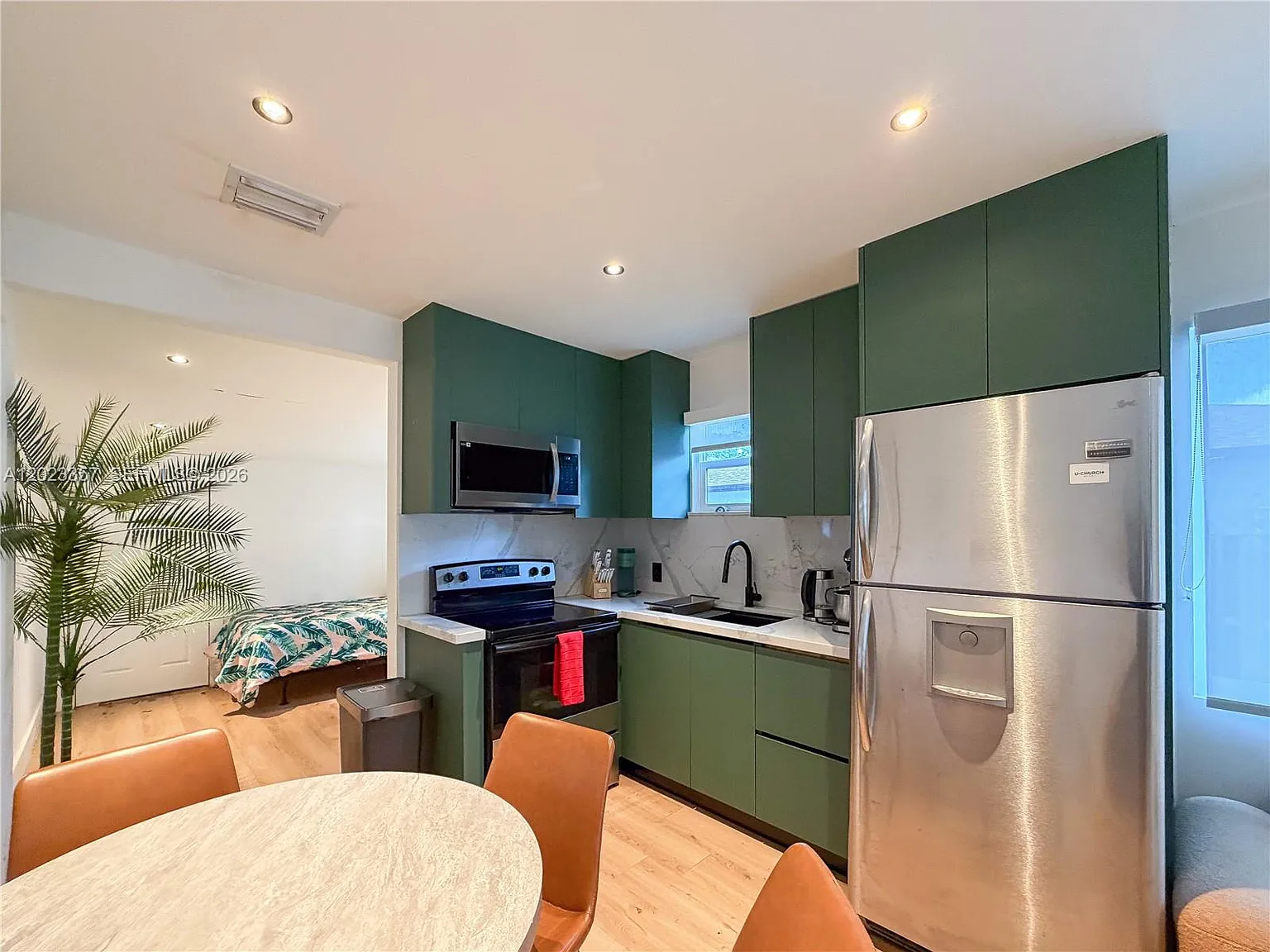 2 bed, 1200 sqft, $2,695 — Photo 4