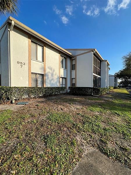 1st image of 953 Courtyard Ln #B1